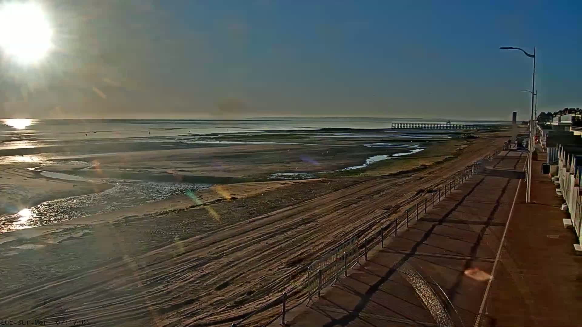 Plage de Luc-sur-Mer Beach Live Cam - Caen, Calvados, Normandie, France
