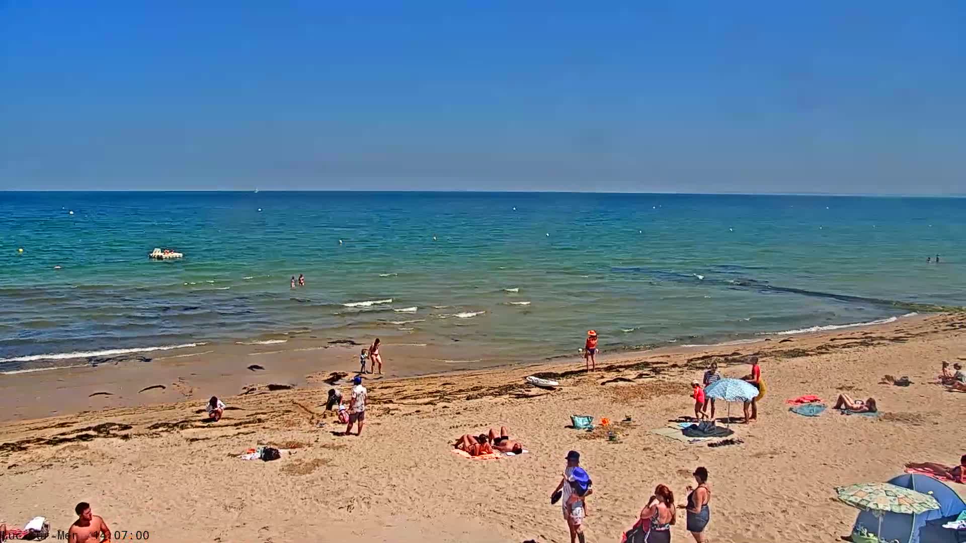 Plage de Luc-sur-Mer Beach Live Cam - Caen, Calvados, Normandie, France