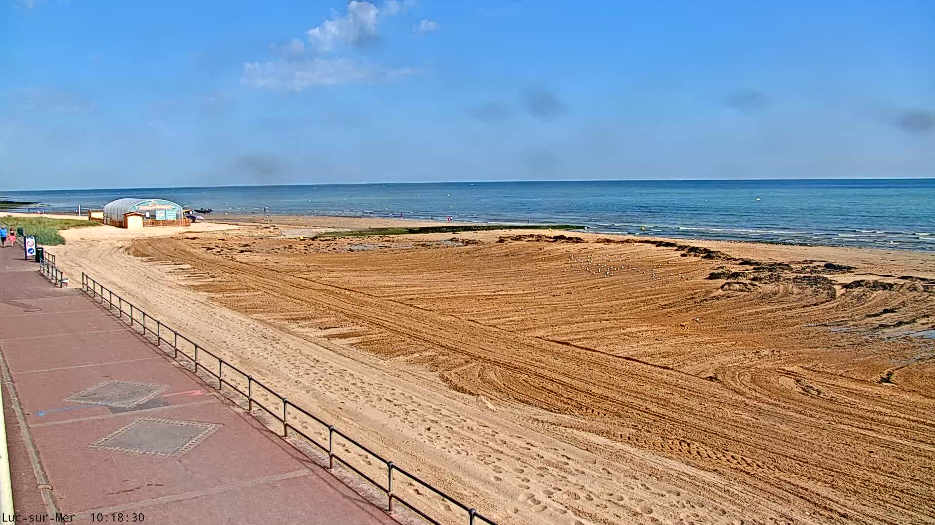 Plage de Luc-sur-Mer Beach Live Cam - Caen, Calvados, Normandie, France