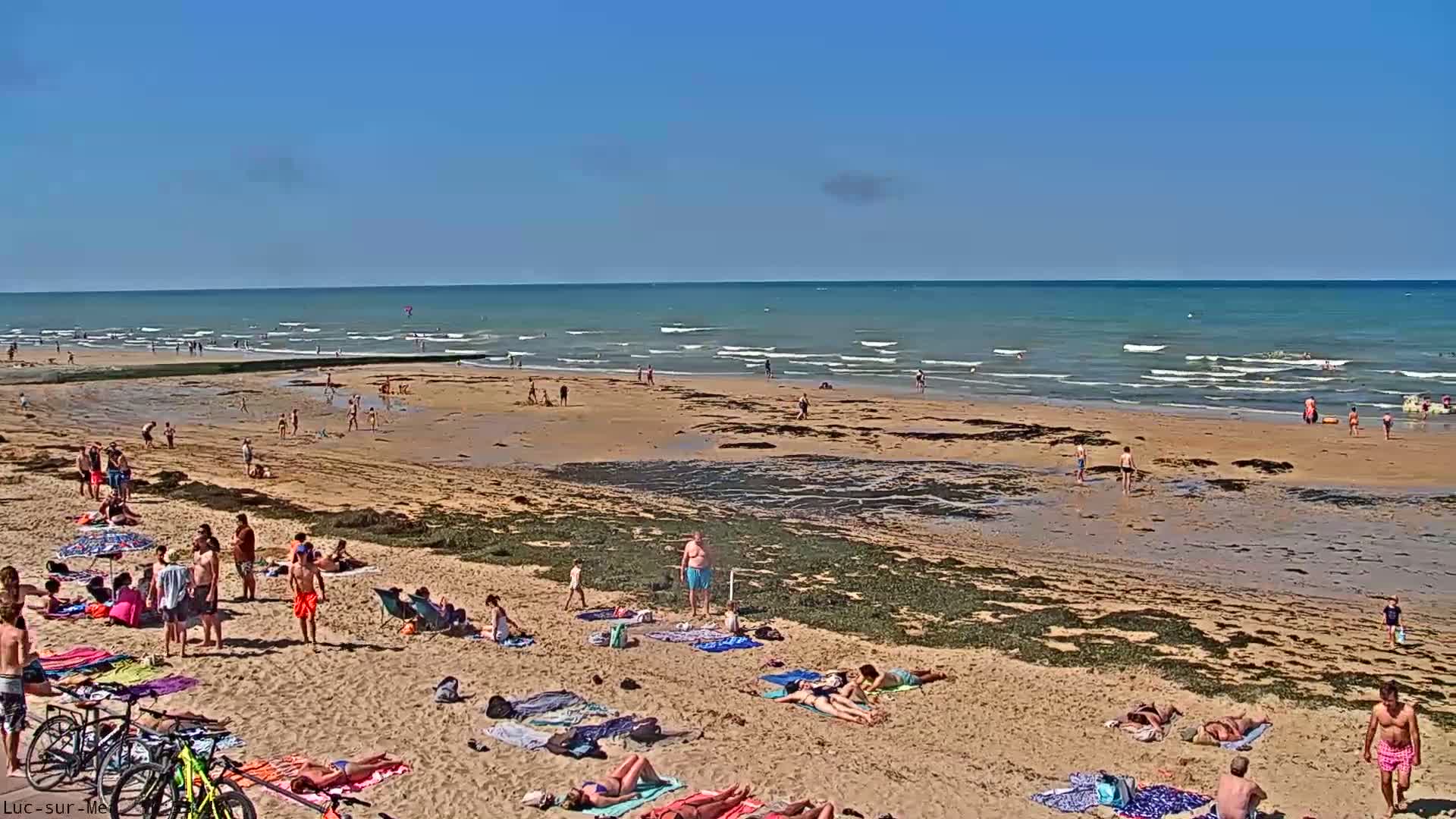 Plage de Luc-sur-Mer Beach Live Cam - Caen, Calvados, Normandie, France