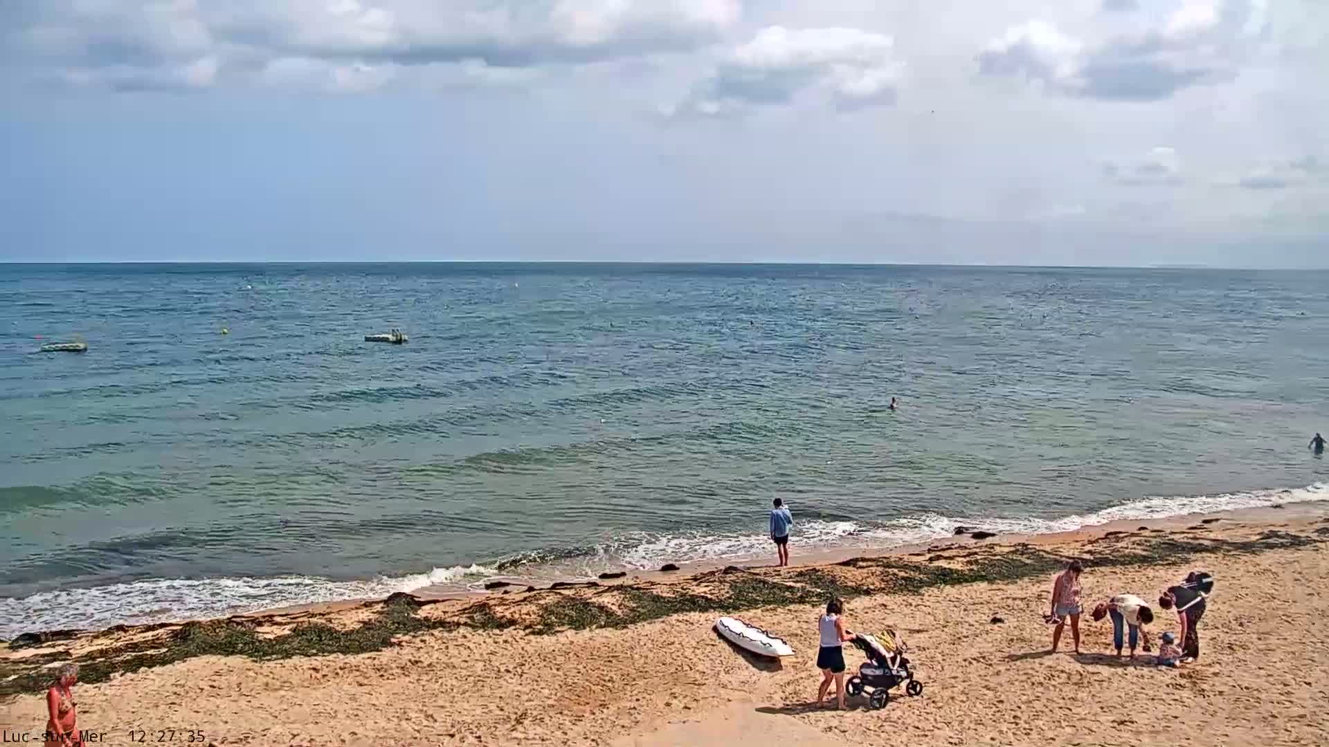 Plage de Luc-sur-Mer Beach Live Cam - Caen, Calvados, Normandie, France