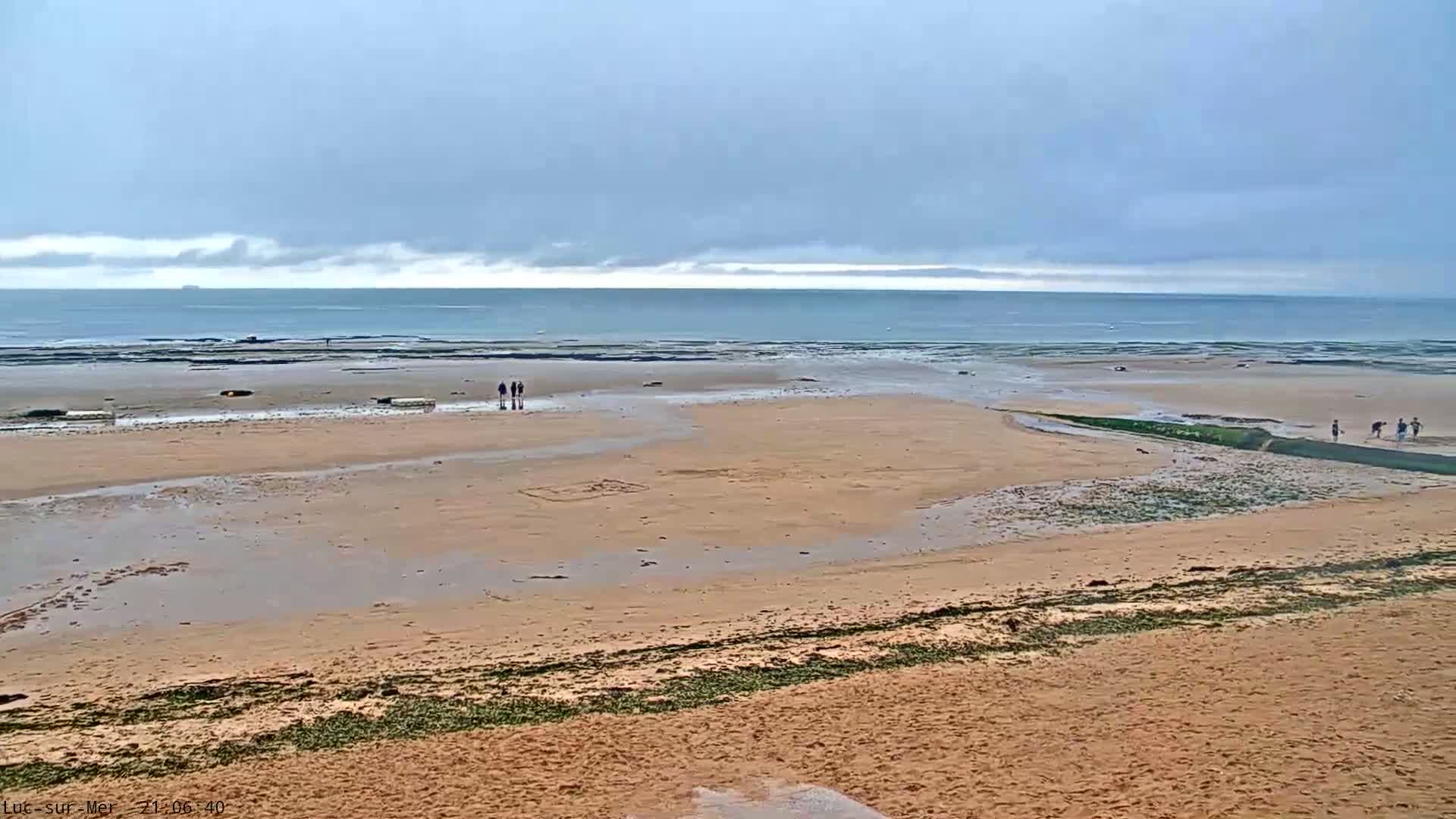 Plage de Luc-sur-Mer Beach Live Cam - Caen, Calvados, Normandie, France