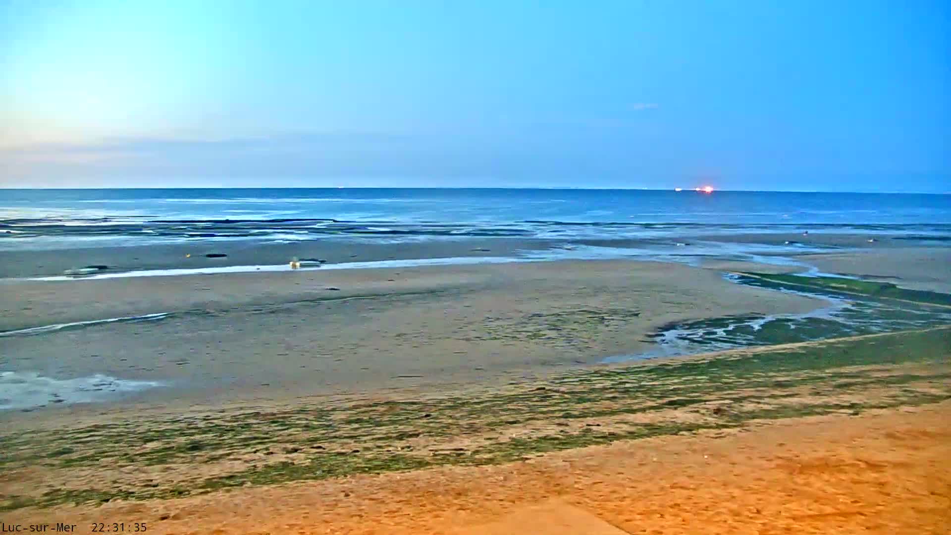Plage de Luc-sur-Mer Beach Live Cam - Caen, Calvados, Normandie, France