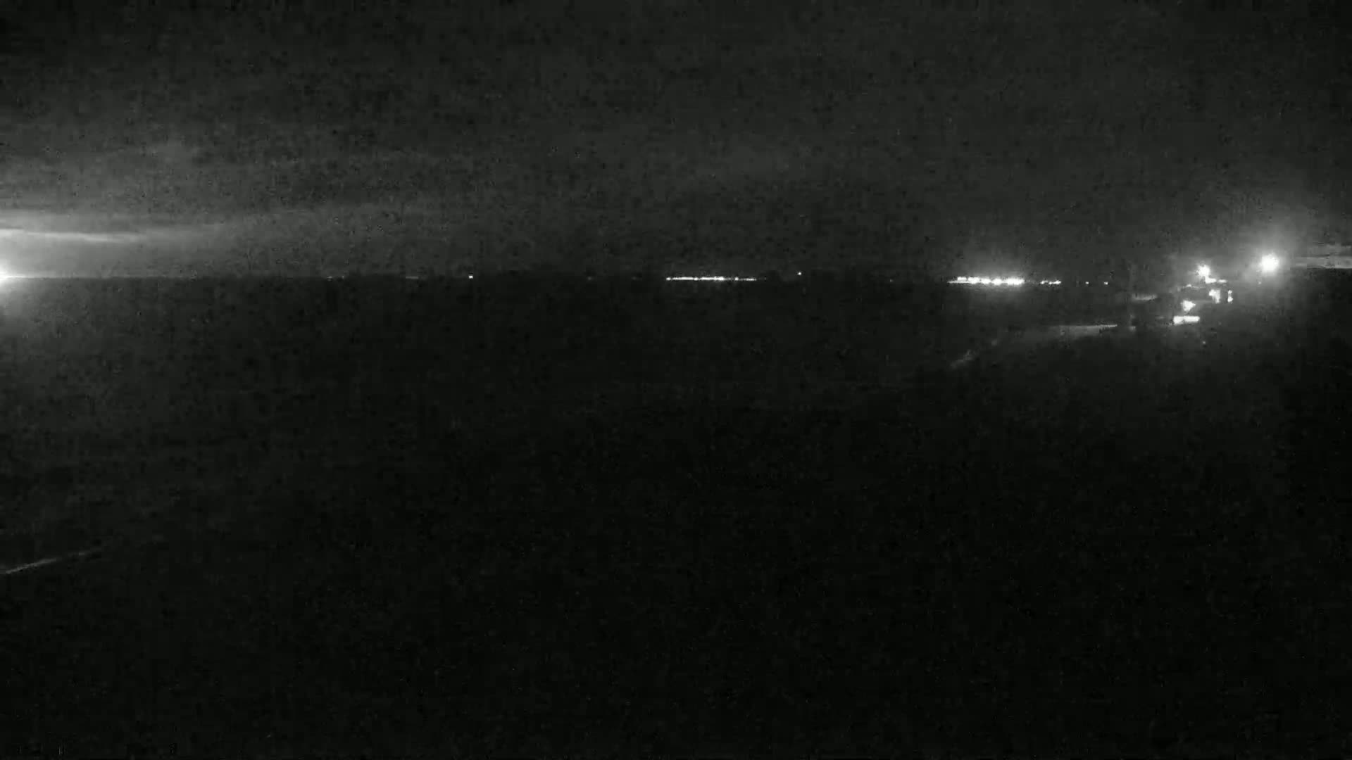 Plage de Luc-sur-Mer Beach Live Cam - Caen, Calvados, Normandie, France