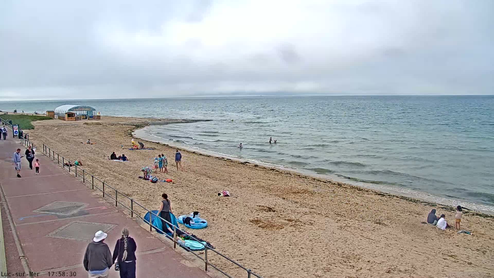 Plage de Luc-sur-Mer Beach Live Cam - Caen, Calvados, Normandie, France