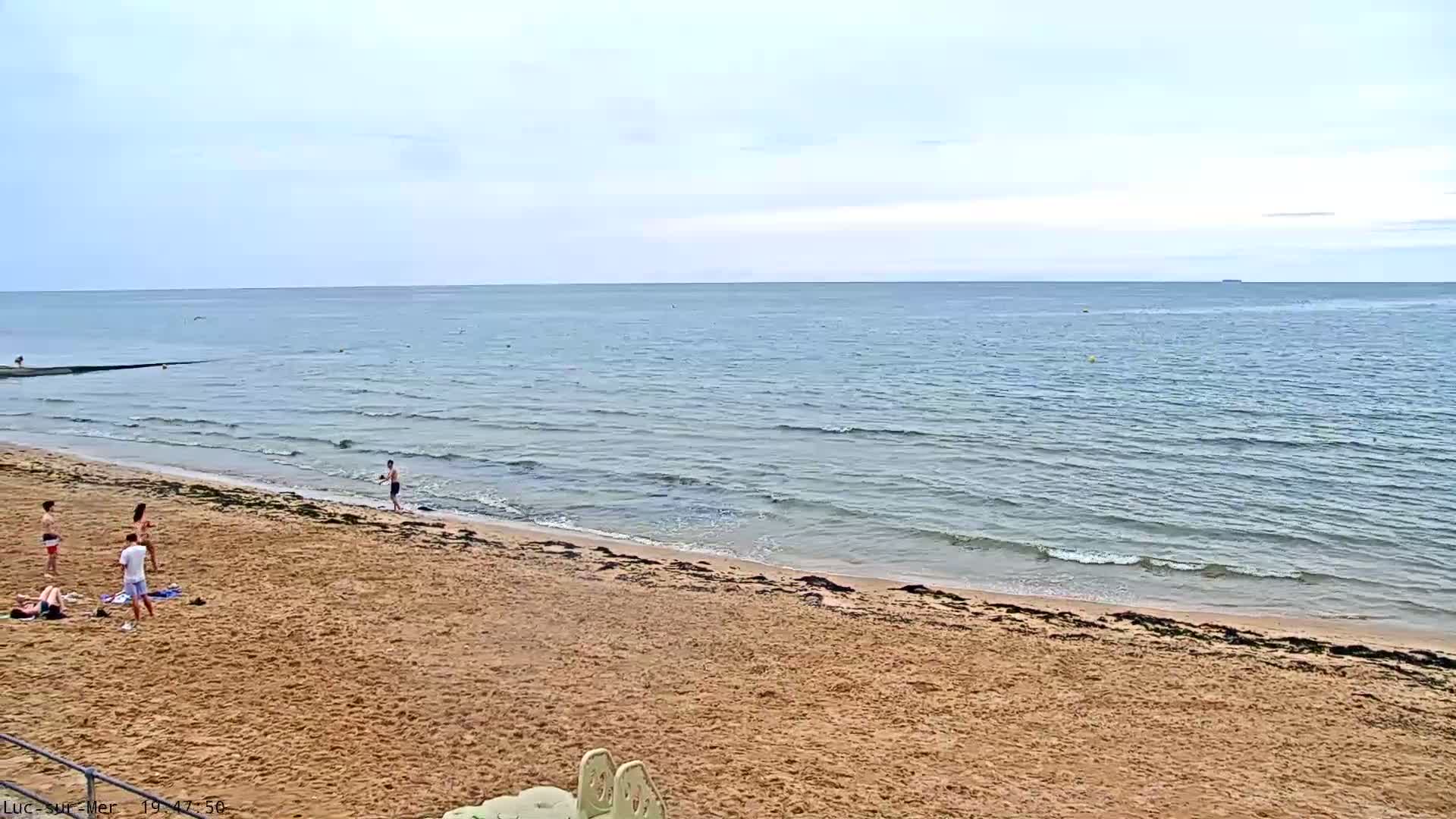 Plage de Luc-sur-Mer Beach Live Cam - Caen, Calvados, Normandie, France