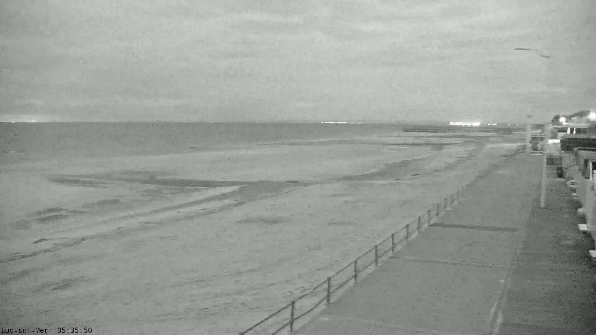 Plage de Luc-sur-Mer Beach Live Cam - Caen, Calvados, Normandie, France