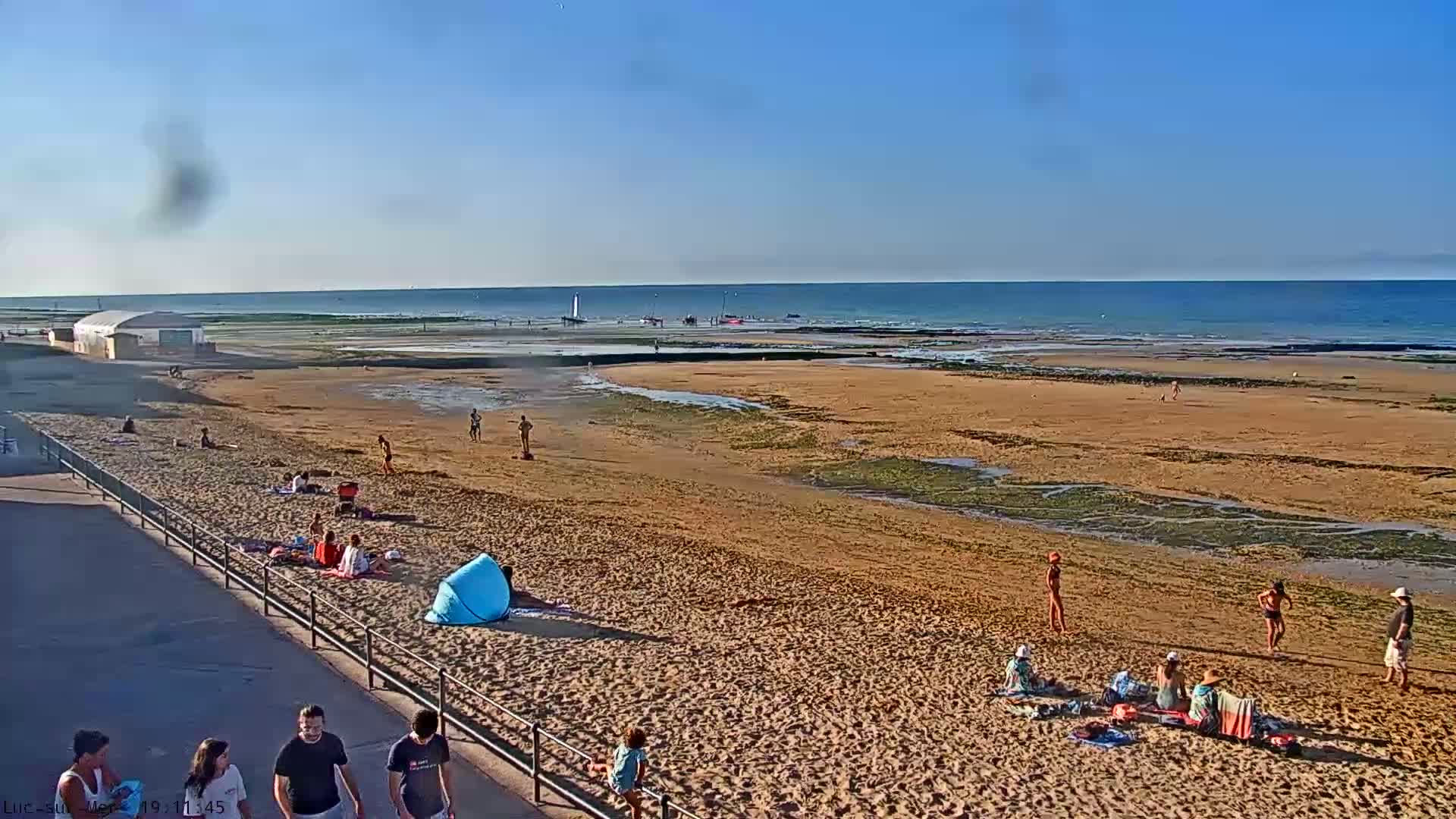 Plage de Luc-sur-Mer Beach Live Cam - Caen, Calvados, Normandie, France