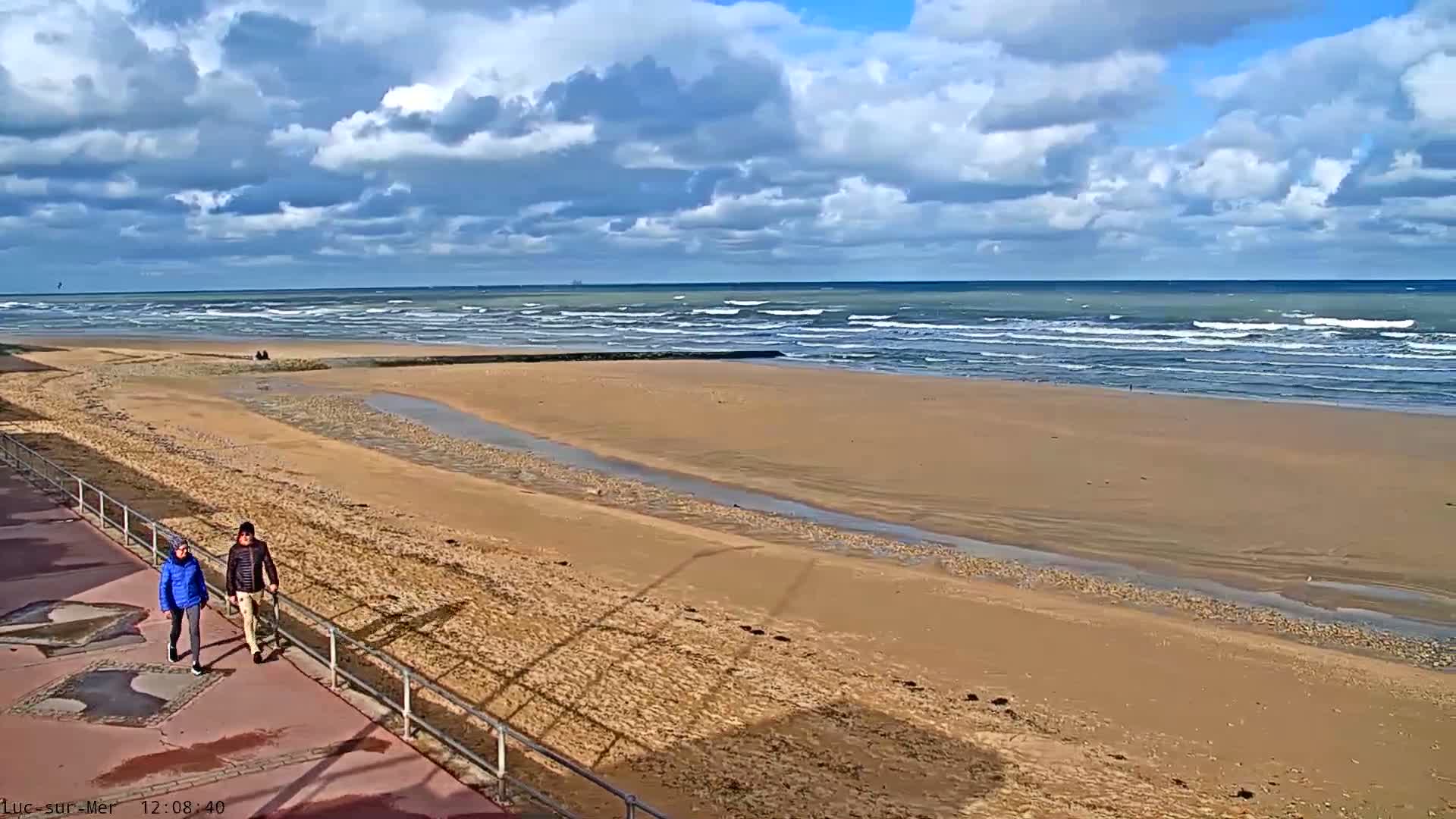 Plage de Luc-sur-Mer Beach Live Cam - Caen, Calvados, Normandie, France