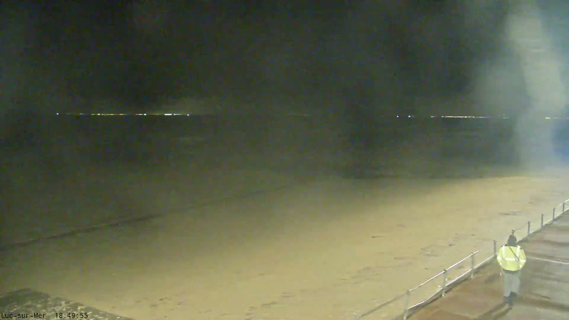 Plage de Luc-sur-Mer Beach Live Cam - Caen, Calvados, Normandie, France