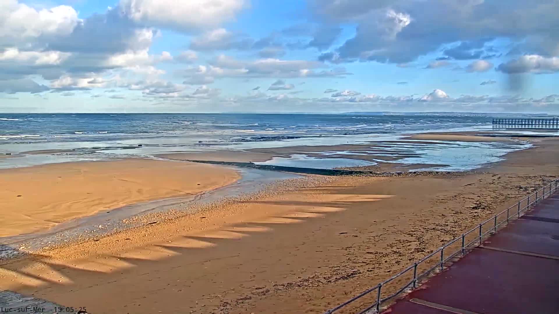 Plage de Luc-sur-Mer Beach Live Cam - Caen, Calvados, Normandie, France