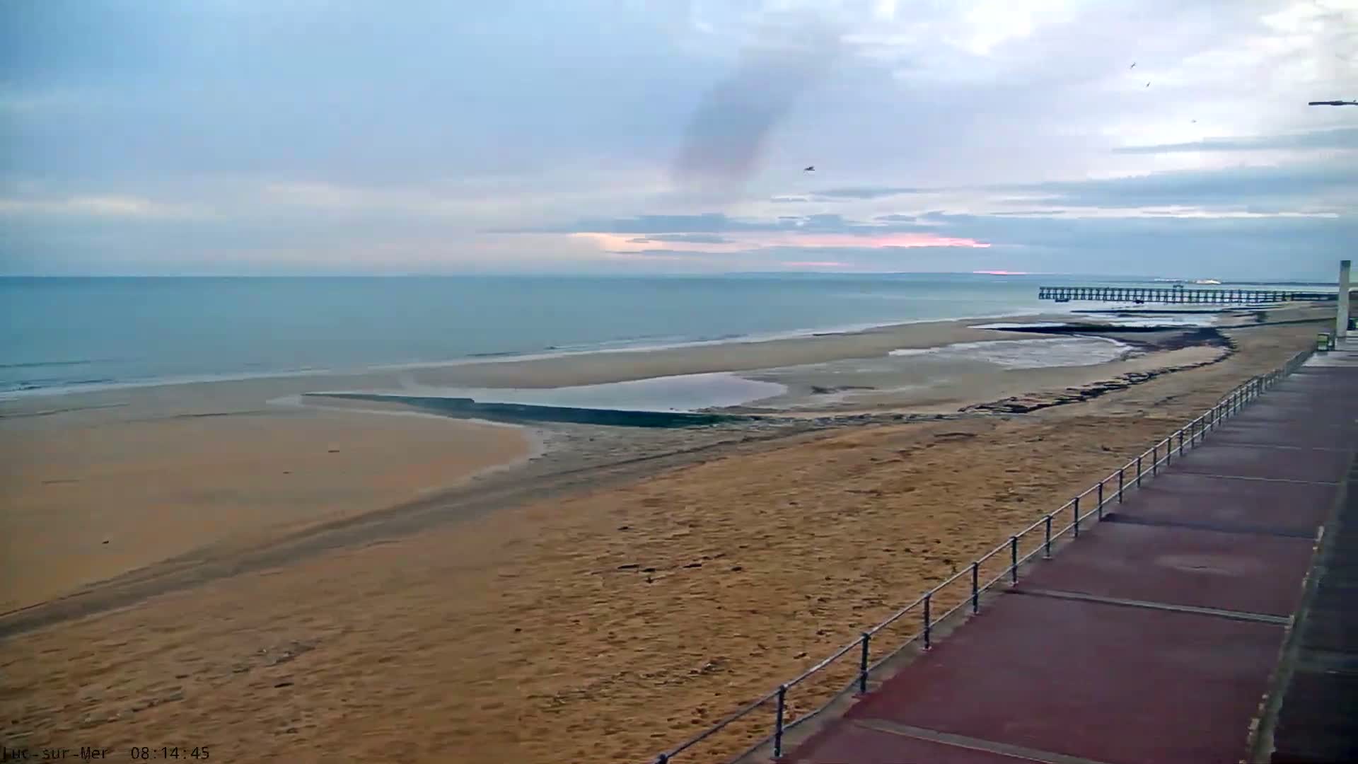 Plage de Luc-sur-Mer Beach Live Cam - Caen, Calvados, Normandie, France