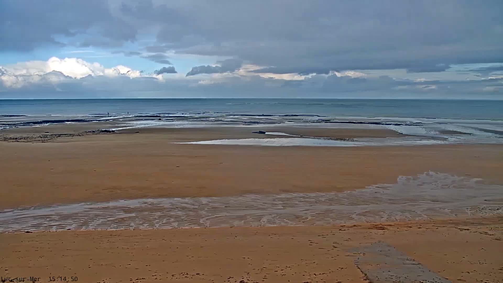 Plage de Luc-sur-Mer Beach Live Cam - Caen, Calvados, Normandie, France