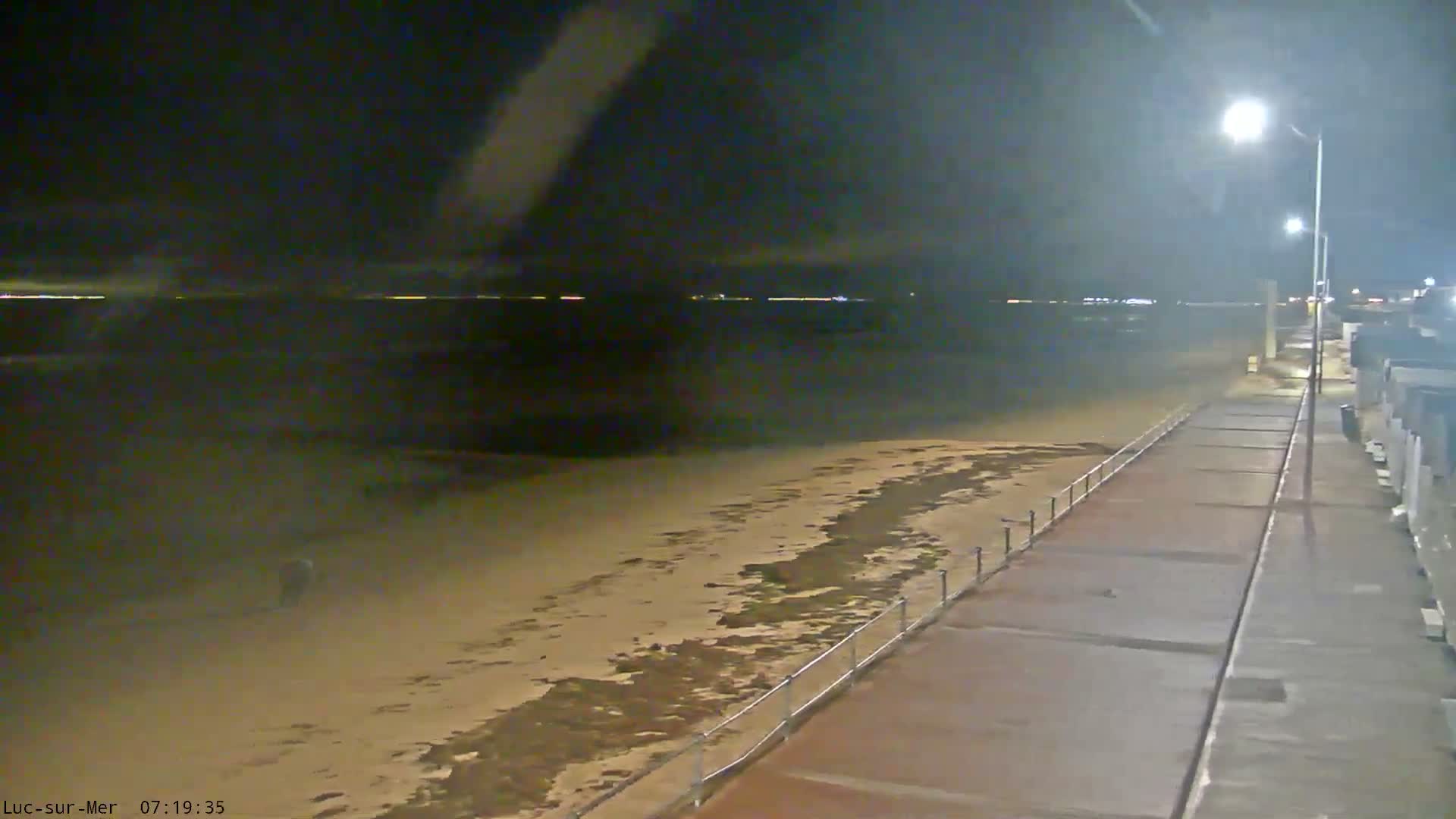 Plage de Luc-sur-Mer Beach Live Cam - Caen, Calvados, Normandie, France