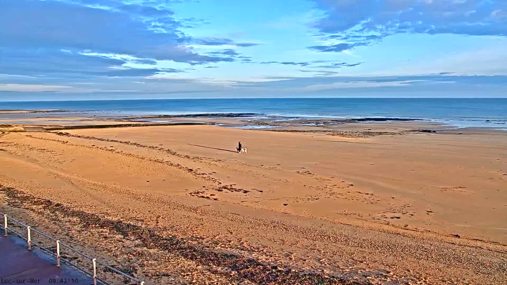 Plage de Luc-sur-Mer Beach Live Cam - Caen, Calvados, Normandie, France