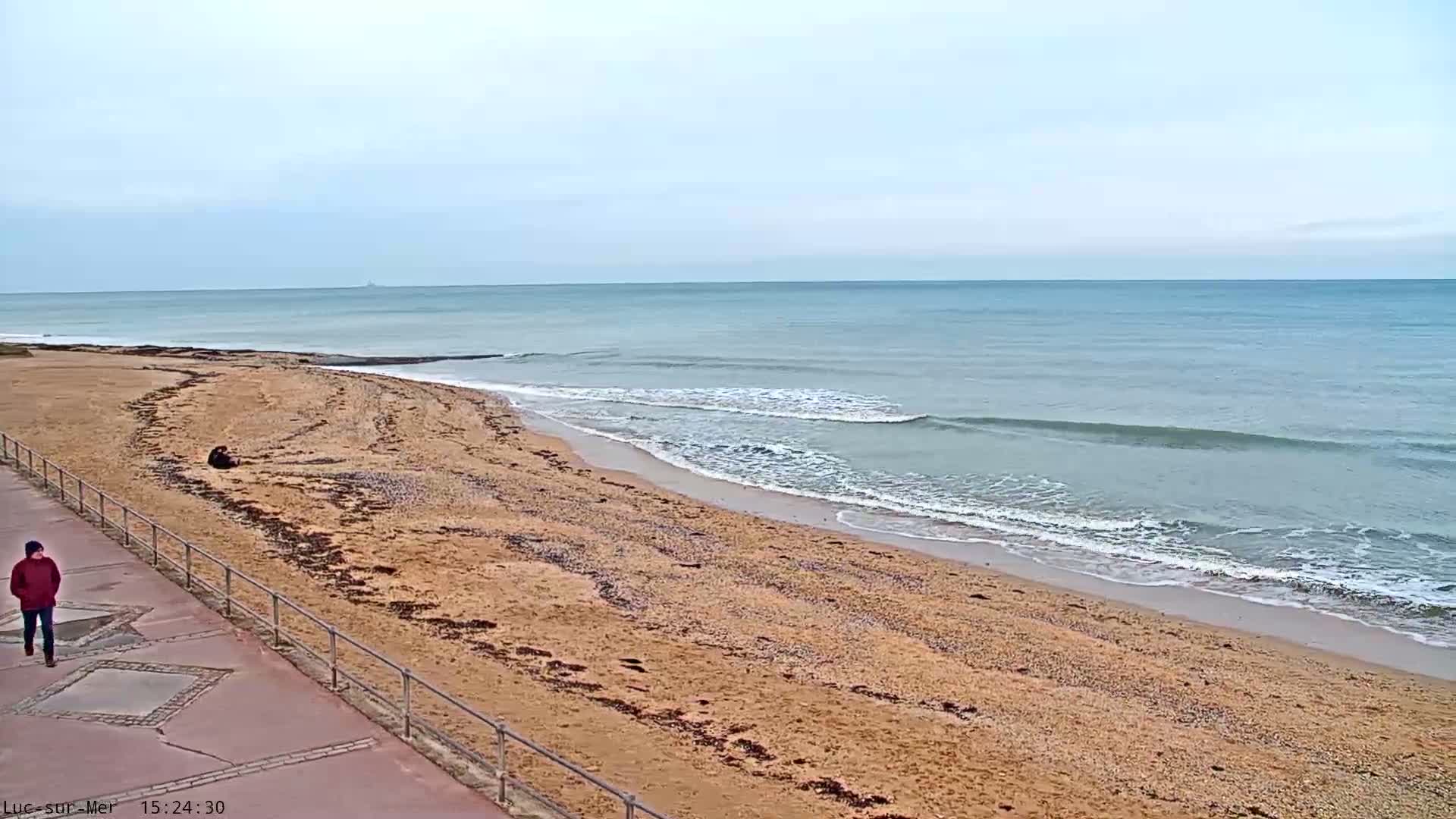 Plage de Luc-sur-Mer Beach Live Cam - Caen, Calvados, Normandie, France