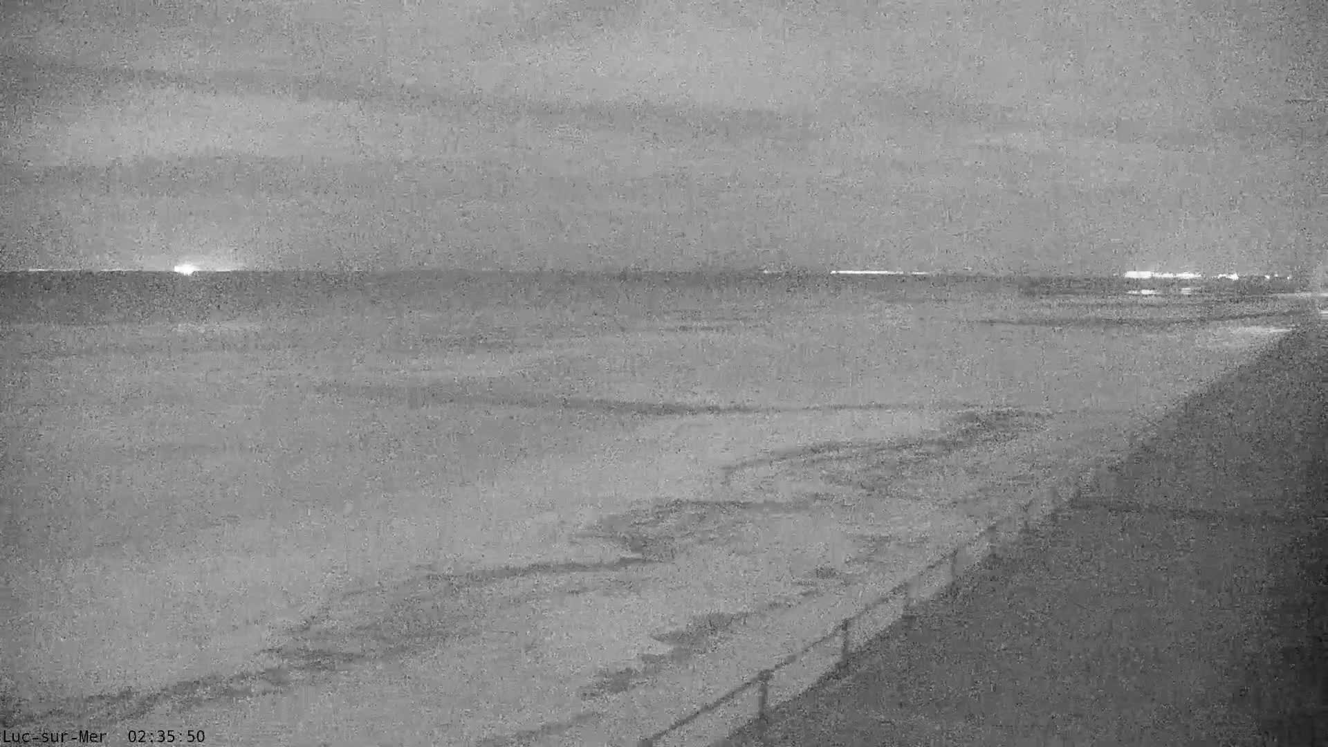Plage de Luc-sur-Mer Beach Live Cam - Caen, Calvados, Normandie, France