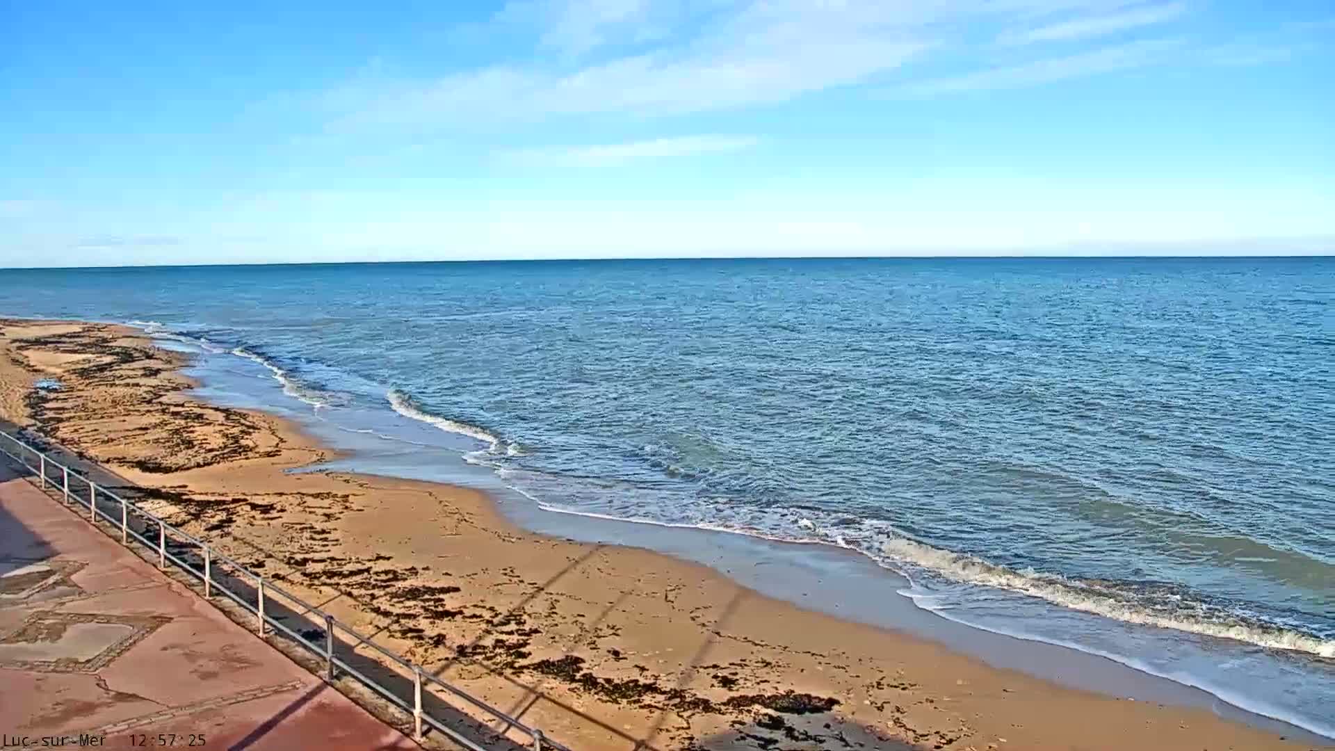 Plage de Luc-sur-Mer Beach Live Cam - Caen, Calvados, Normandie, France