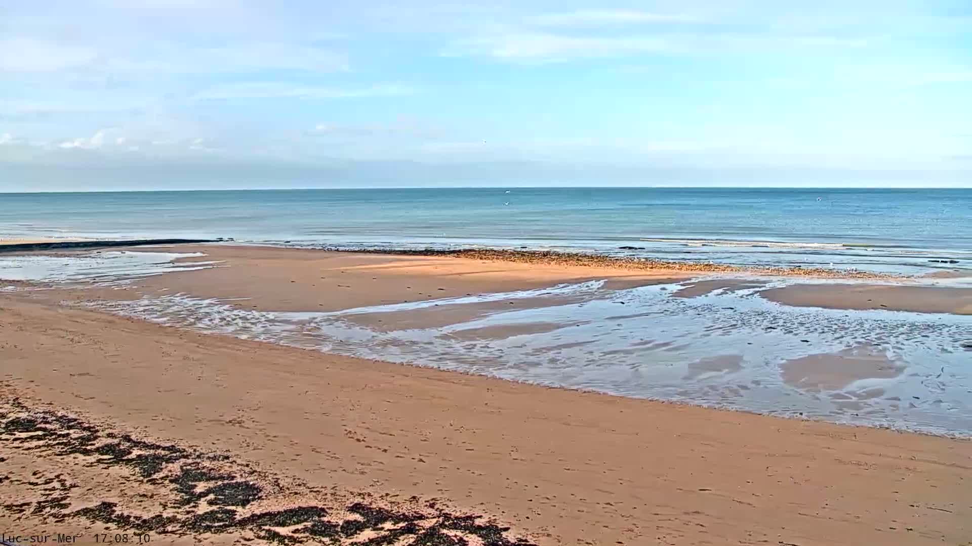 Plage de Luc-sur-Mer Beach Live Cam - Caen, Calvados, Normandie, France