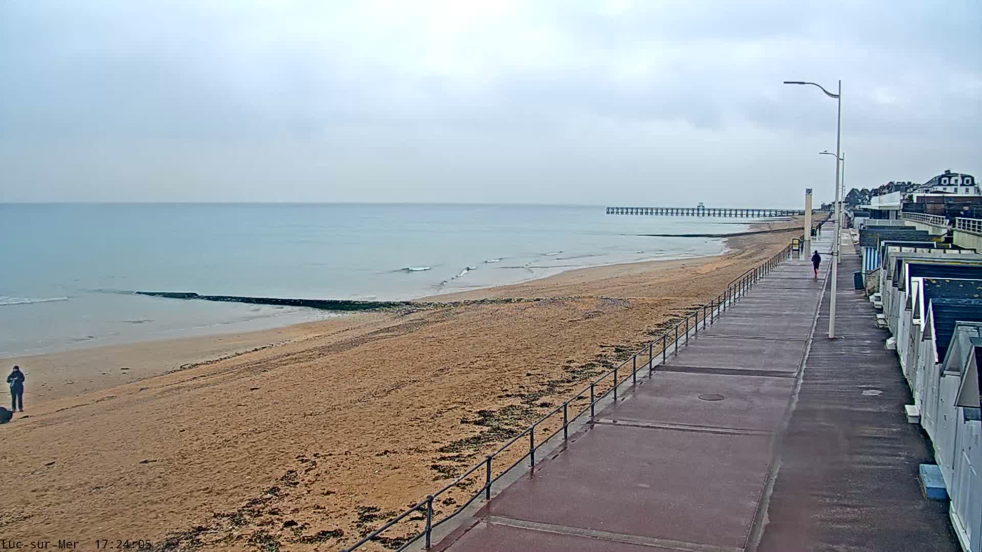 Plage de Luc-sur-Mer Beach Live Cam - Caen, Calvados, Normandie, France