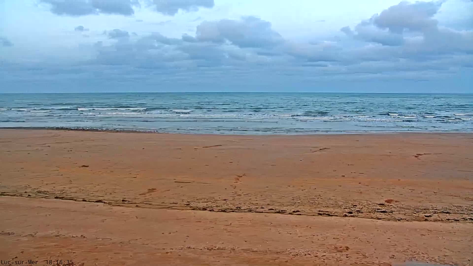 Plage de Luc-sur-Mer Beach Live Cam - Caen, Calvados, Normandie, France