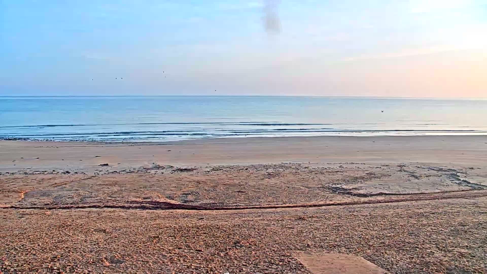 Plage de Luc-sur-Mer Beach Live Cam - Caen, Calvados, Normandie, France