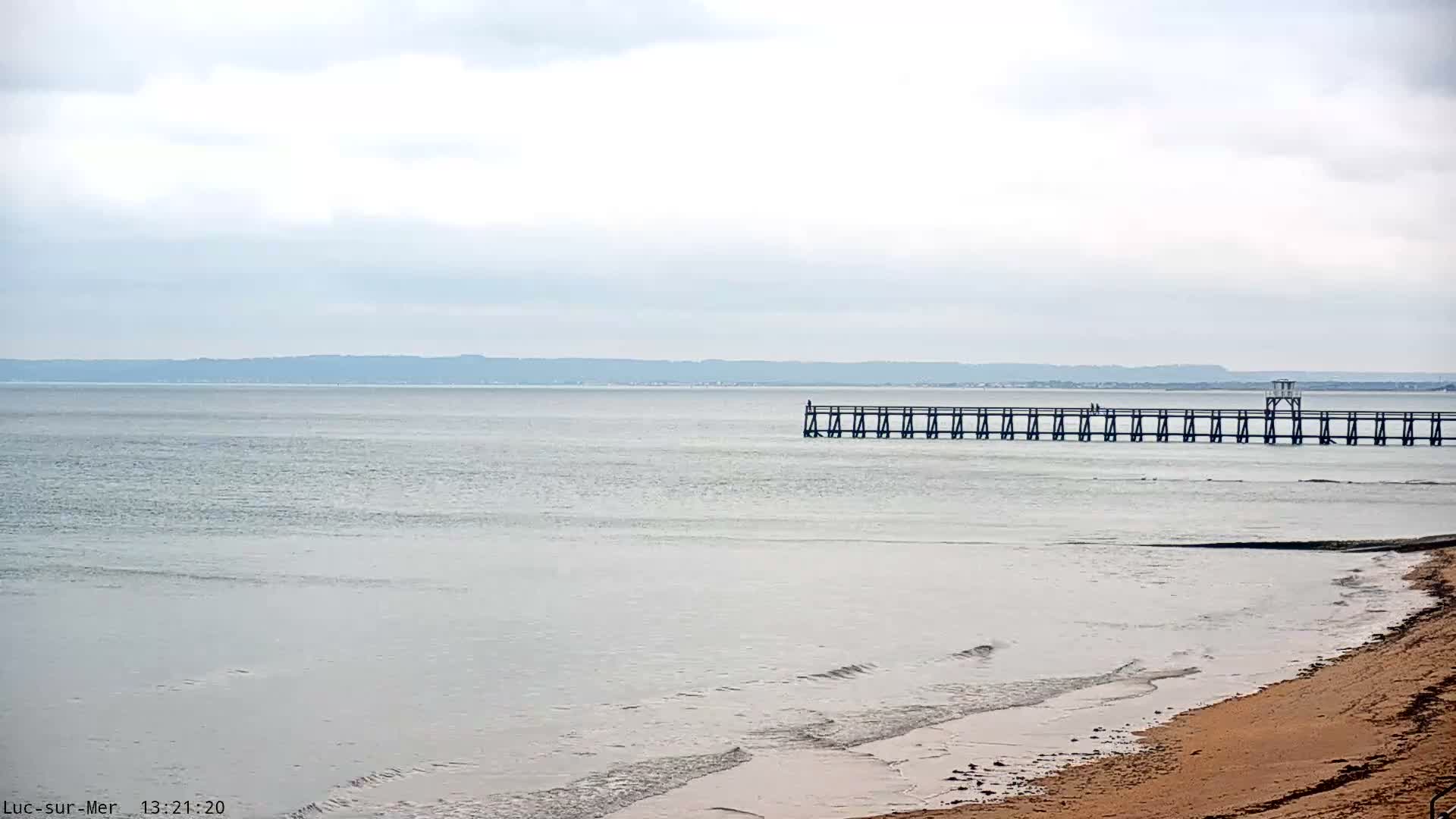 Plage de Luc-sur-Mer Beach Live Cam - Caen, Calvados, Normandie, France