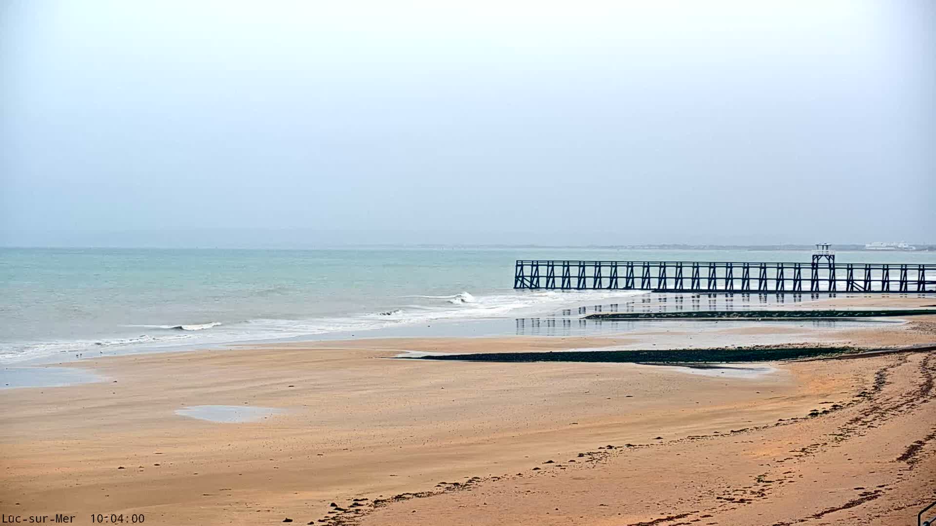 Plage de Luc-sur-Mer Beach Live Cam - Caen, Calvados, Normandie, France