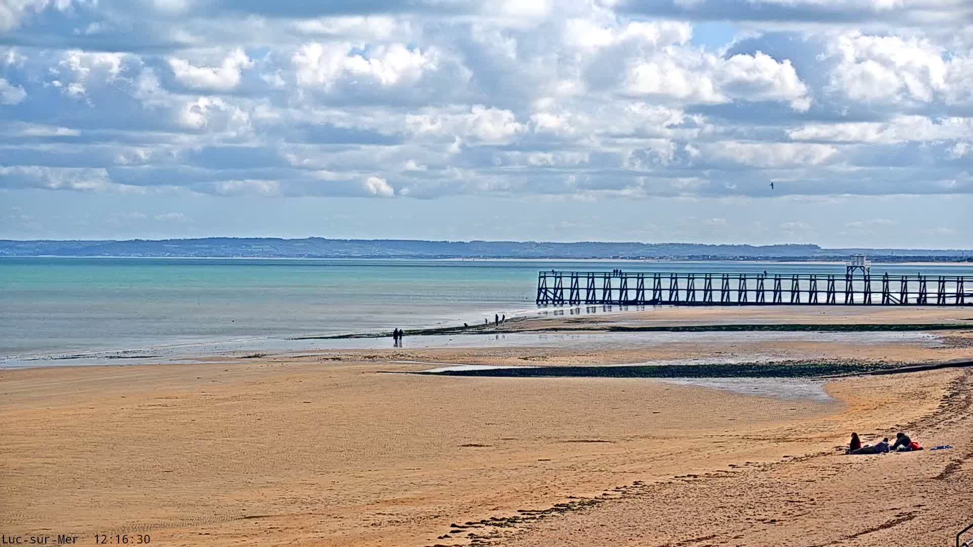 Plage de Luc-sur-Mer Beach Live Cam - Caen, Calvados, Normandie, France