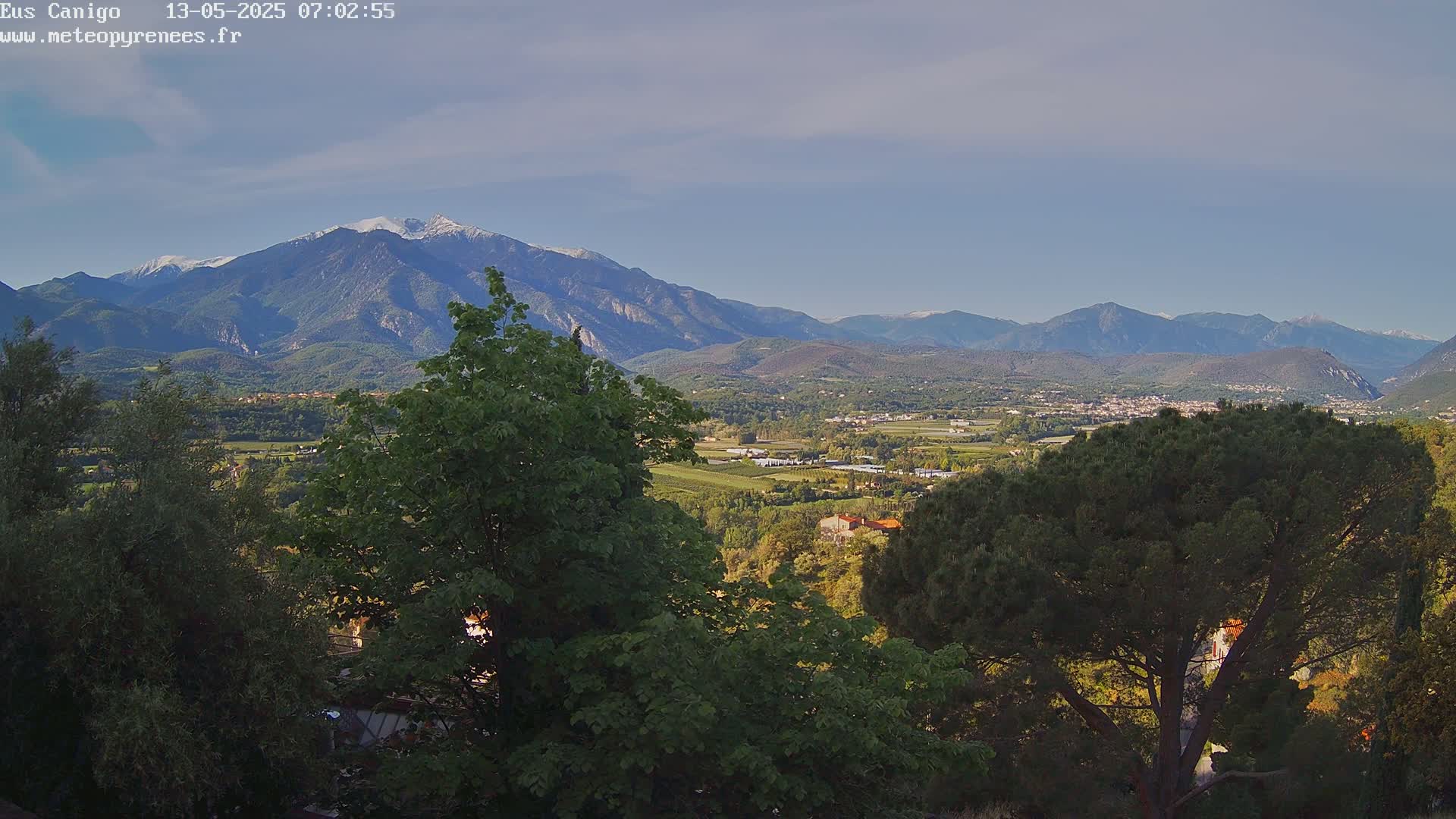 Eus Village & Prades City Skyline & Canigo Mountain View Live Cam - Prades, Pyrenees-Orientales, Occitanie, France