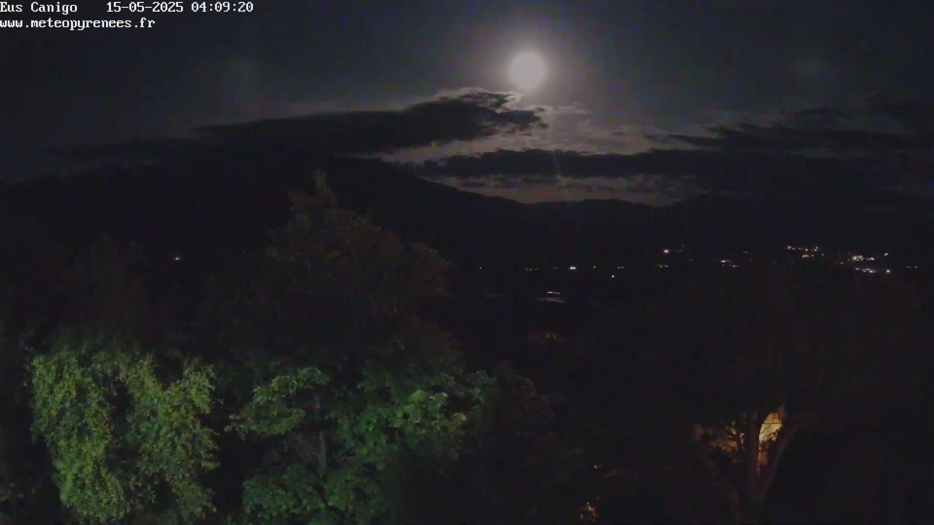 Eus Village & Prades City Skyline & Canigo Mountain View Live Cam - Prades, Pyrenees-Orientales, Occitanie, France