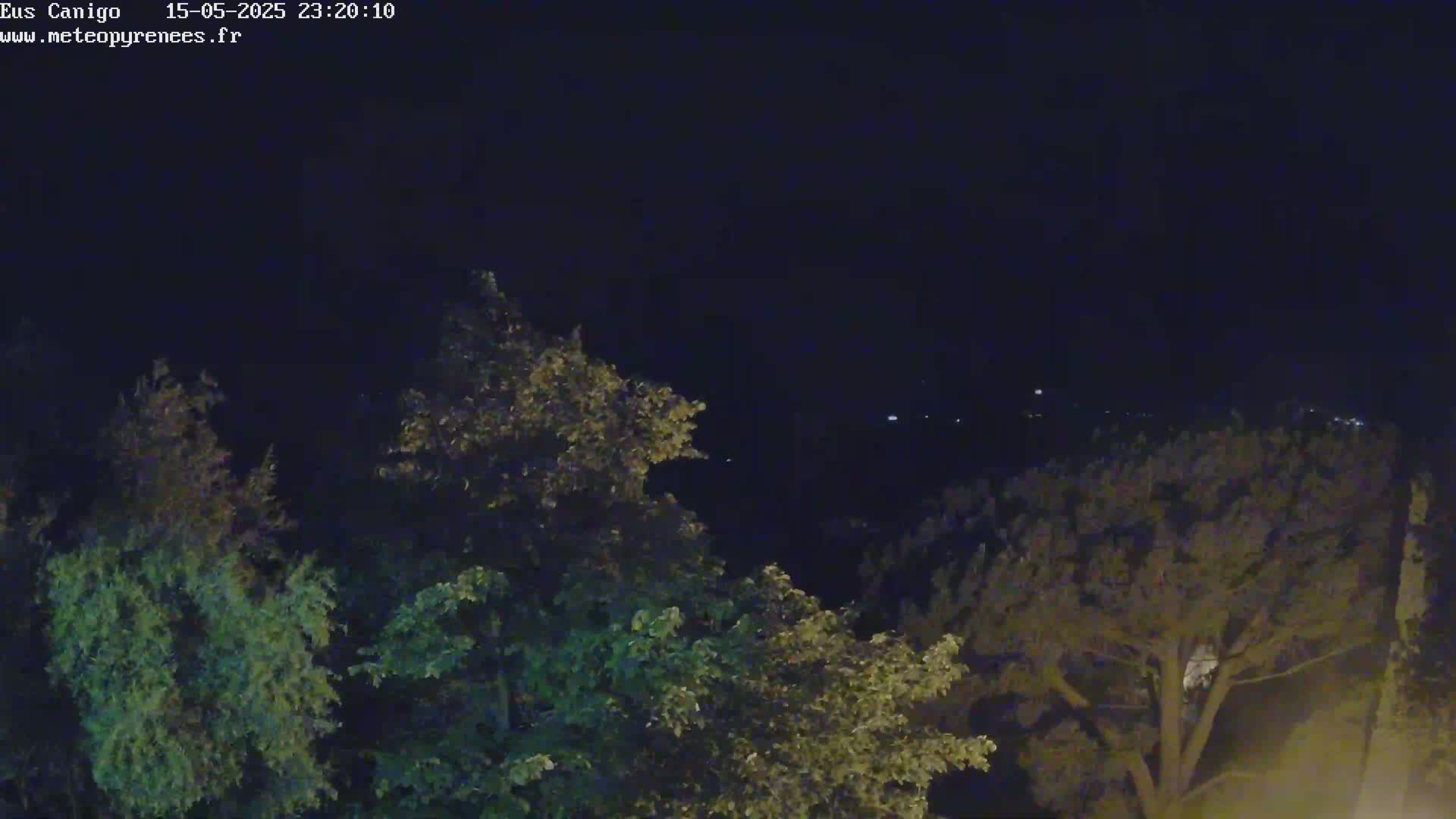 Eus Village & Prades City Skyline & Canigo Mountain View Live Cam - Prades, Pyrenees-Orientales, Occitanie, France