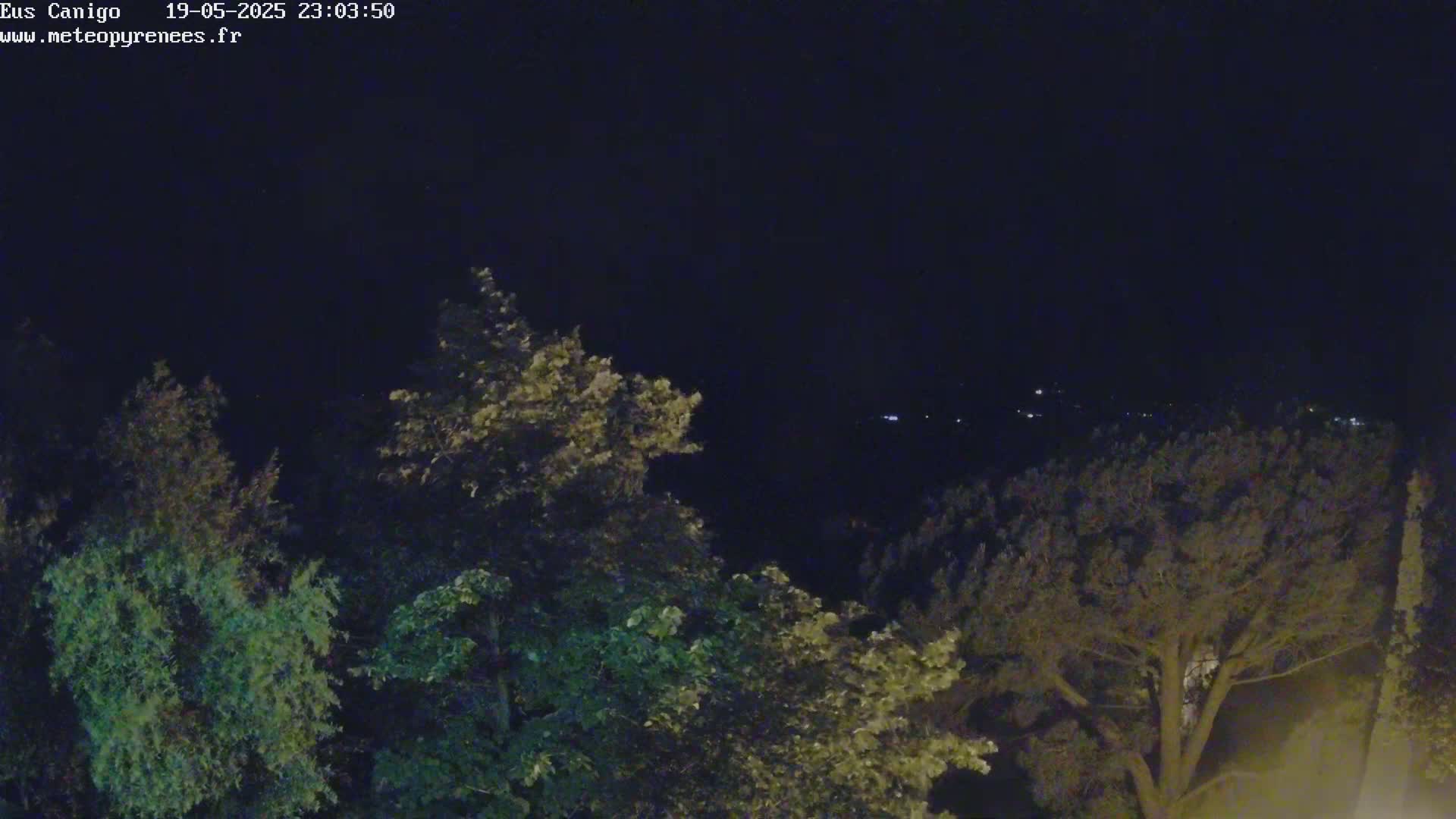 Eus Village & Prades City Skyline & Canigo Mountain View Live Cam - Prades, Pyrenees-Orientales, Occitanie, France