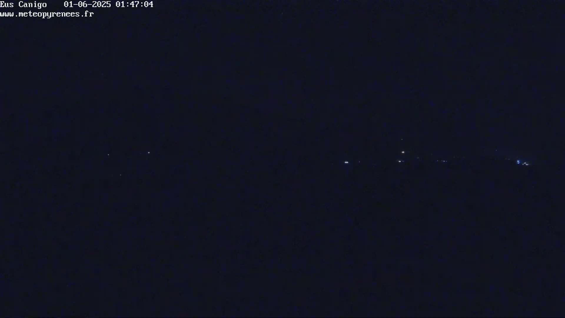 Eus Village & Prades City Skyline & Canigo Mountain View Live Cam - Prades, Pyrenees-Orientales, Occitanie, France