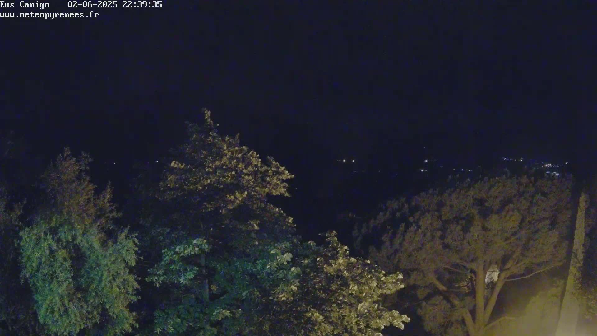 Eus Village & Prades City Skyline & Canigo Mountain View Live Cam - Prades, Pyrenees-Orientales, Occitanie, France