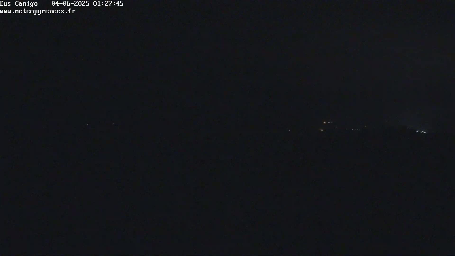 Eus Village & Prades City Skyline & Canigo Mountain View Live Cam - Prades, Pyrenees-Orientales, Occitanie, France