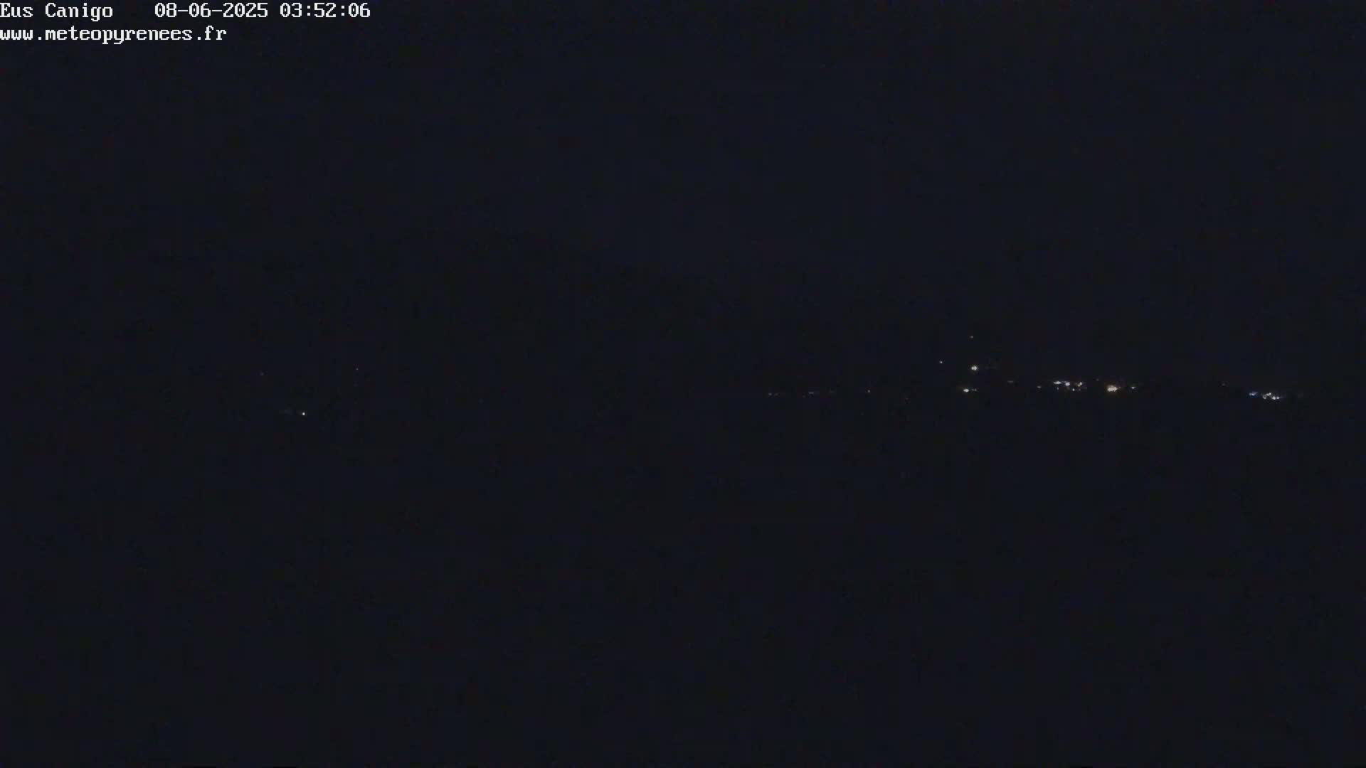 Eus Village & Prades City Skyline & Canigo Mountain View Live Cam - Prades, Pyrenees-Orientales, Occitanie, France