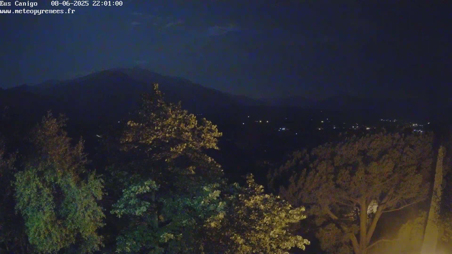 Eus Village & Prades City Skyline & Canigo Mountain View Live Cam - Prades, Pyrenees-Orientales, Occitanie, France