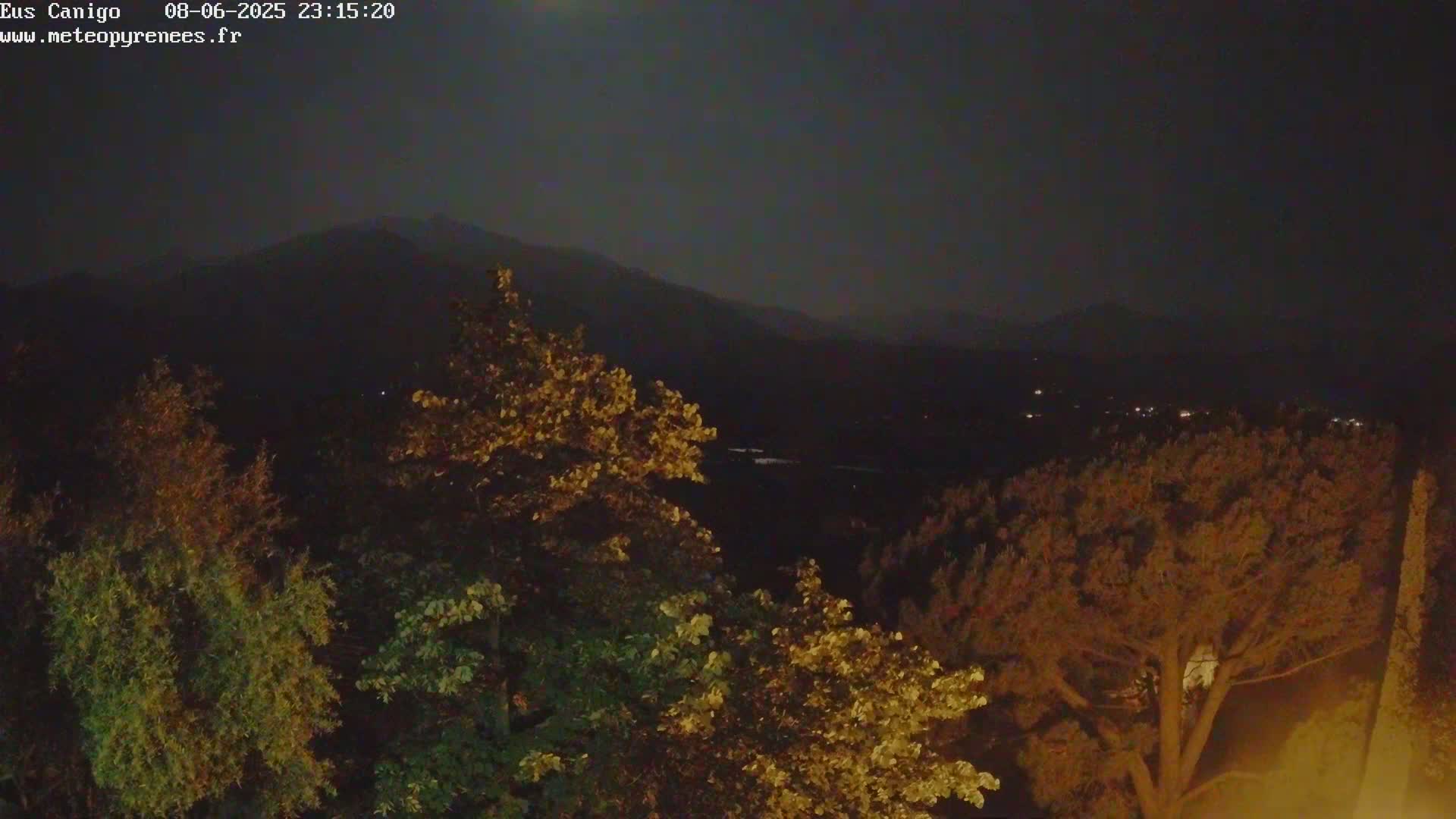 Eus Village & Prades City Skyline & Canigo Mountain View Live Cam - Prades, Pyrenees-Orientales, Occitanie, France