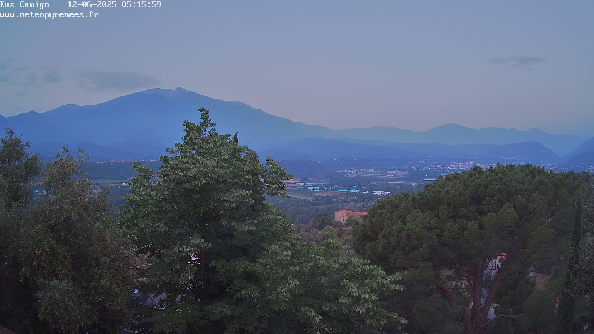Eus Village & Prades City Skyline & Canigo Mountain View Live Cam - Prades, Pyrenees-Orientales, Occitanie, France