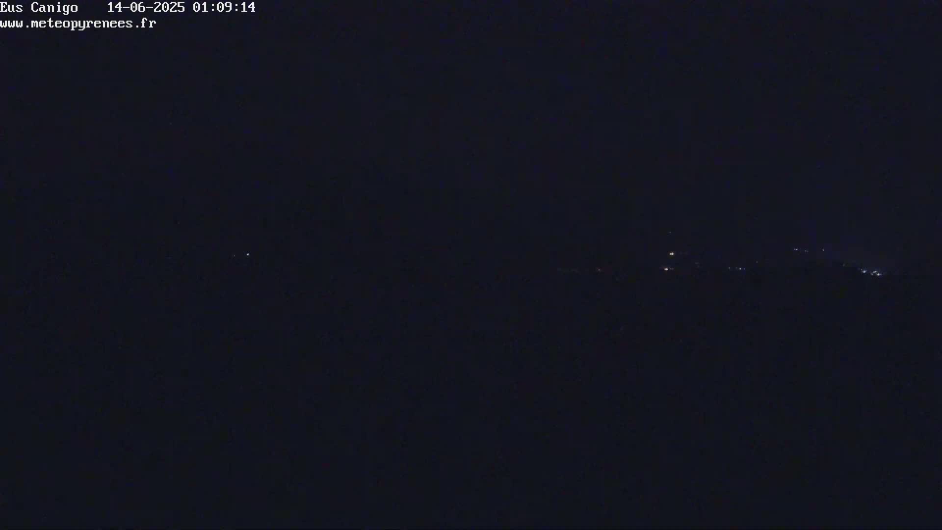 Eus Village & Prades City Skyline & Canigo Mountain View Live Cam - Prades, Pyrenees-Orientales, Occitanie, France