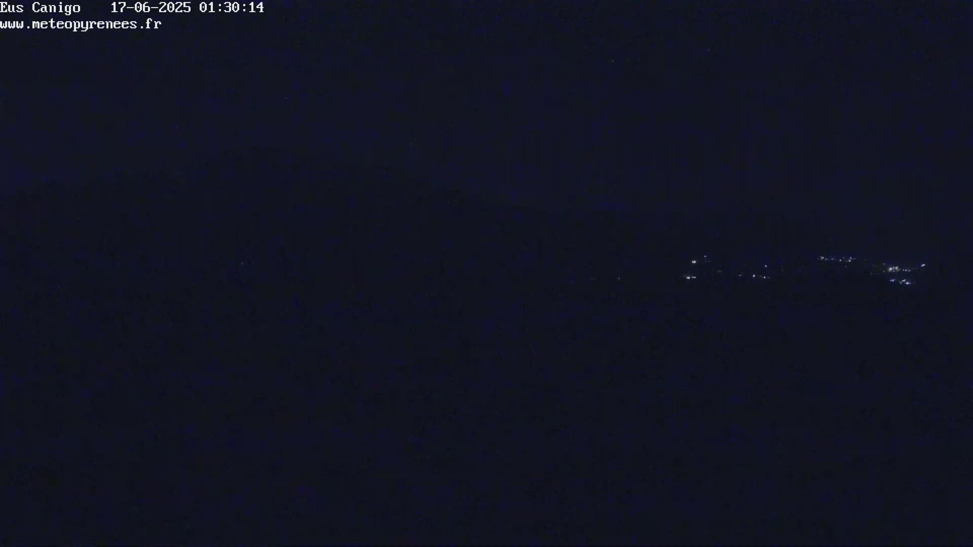 Eus Village & Prades City Skyline & Canigo Mountain View Live Cam - Prades, Pyrenees-Orientales, Occitanie, France