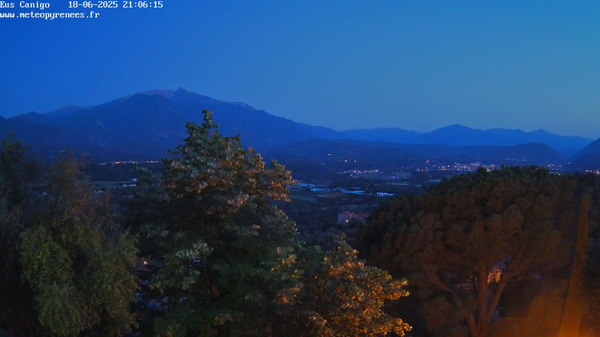 Eus Village & Prades City Skyline & Canigo Mountain View Live Cam - Prades, Pyrenees-Orientales, Occitanie, France