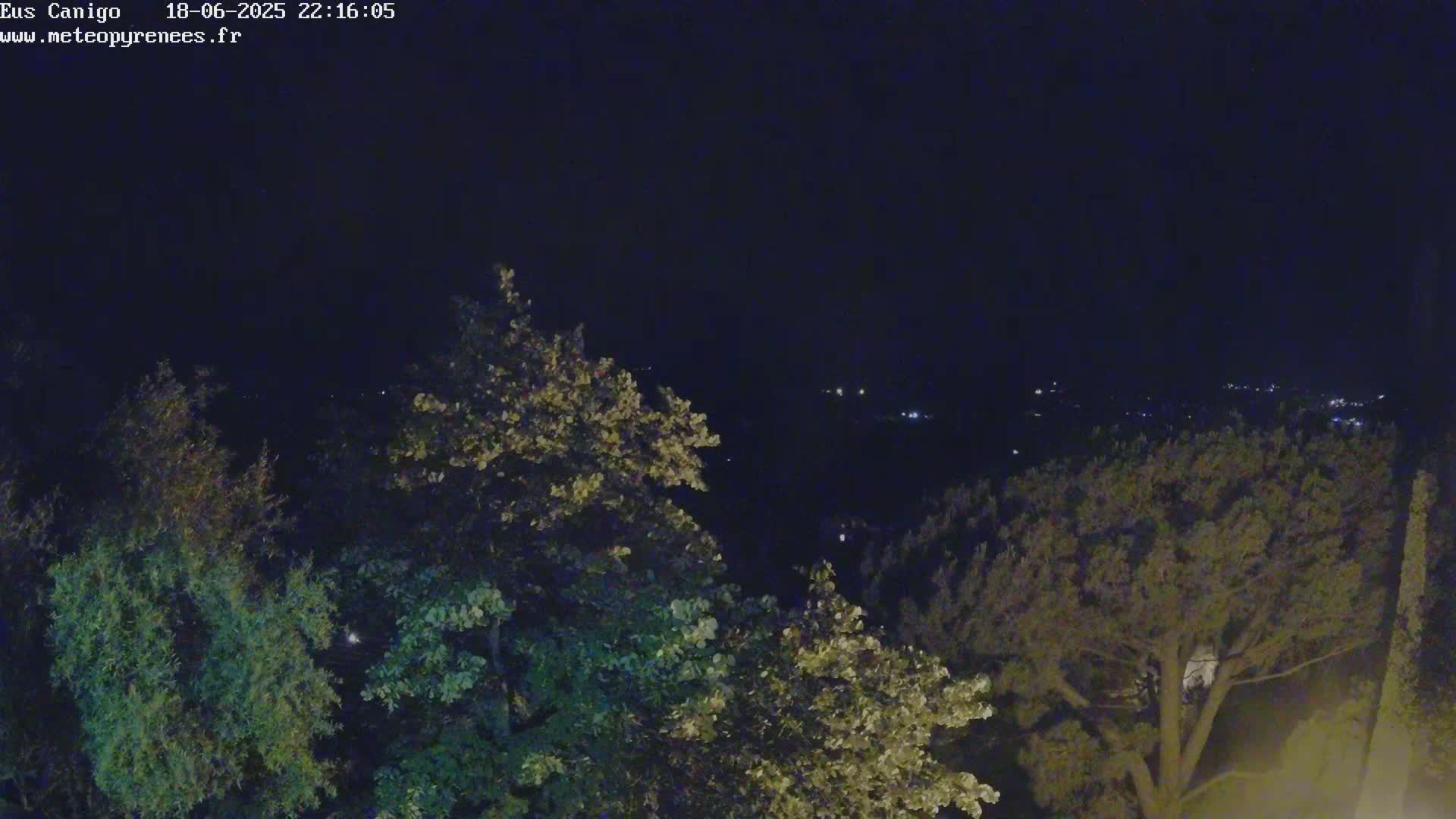Eus Village & Prades City Skyline & Canigo Mountain View Live Cam - Prades, Pyrenees-Orientales, Occitanie, France
