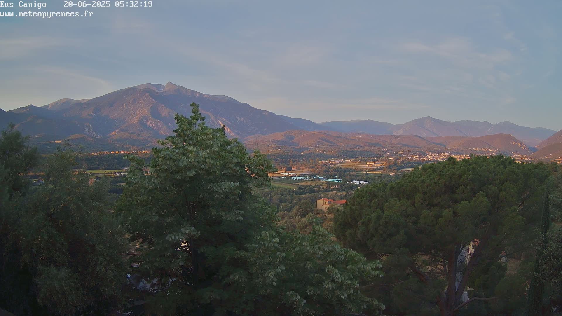 Eus Village & Prades City Skyline & Canigo Mountain View Live Cam - Prades, Pyrenees-Orientales, Occitanie, France