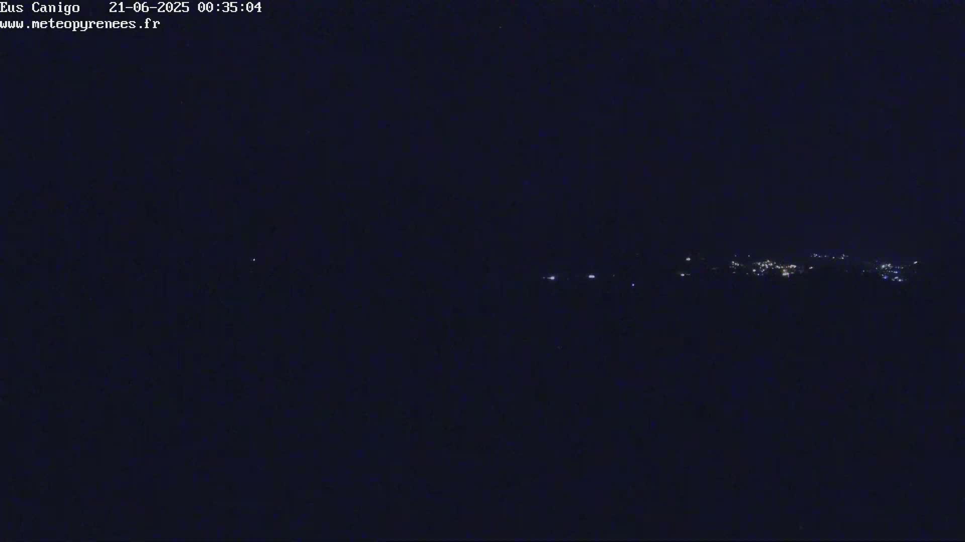 Eus Village & Prades City Skyline & Canigo Mountain View Live Cam - Prades, Pyrenees-Orientales, Occitanie, France