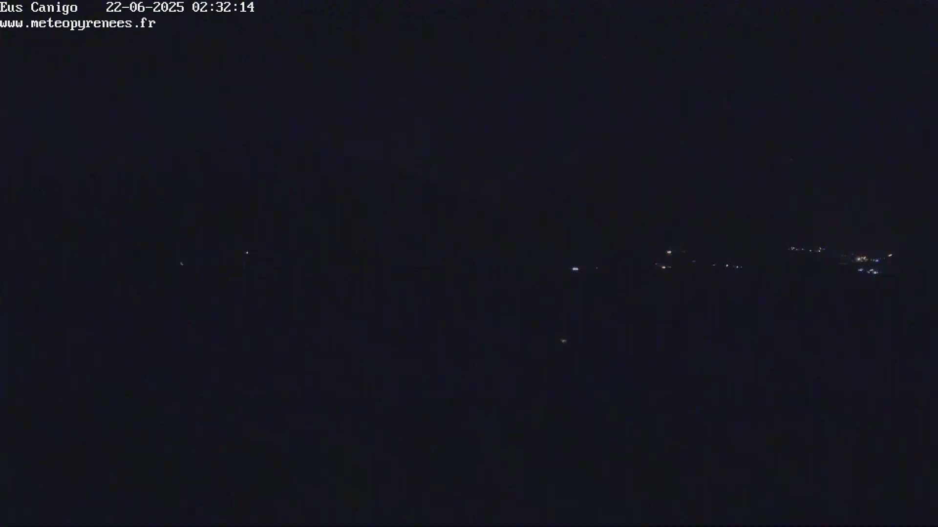 Eus Village & Prades City Skyline & Canigo Mountain View Live Cam - Prades, Pyrenees-Orientales, Occitanie, France