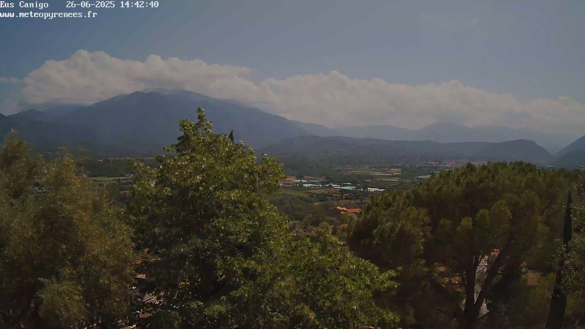 Eus Village & Prades City Skyline & Canigo Mountain View Live Cam - Prades, Pyrenees-Orientales, Occitanie, France