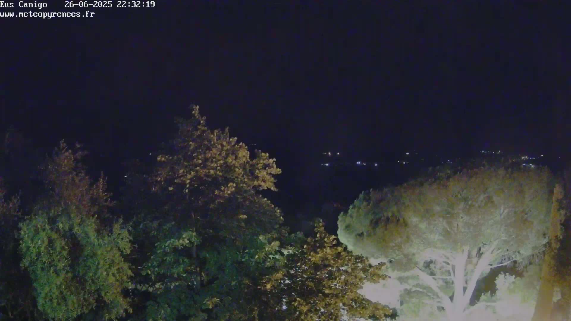 Eus Village & Prades City Skyline & Canigo Mountain View Live Cam - Prades, Pyrenees-Orientales, Occitanie, France