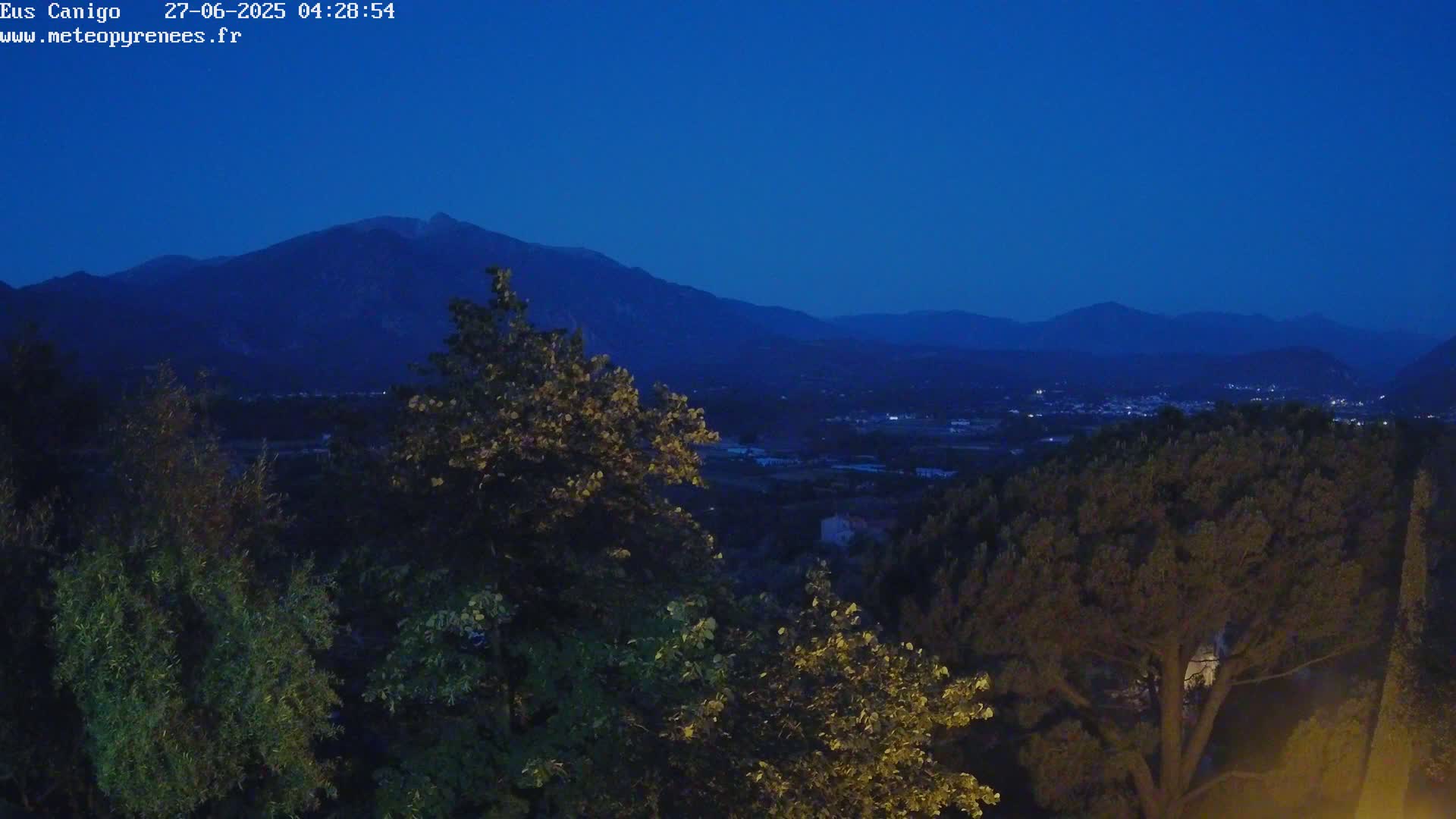 Eus Village & Prades City Skyline & Canigo Mountain View Live Cam - Prades, Pyrenees-Orientales, Occitanie, France